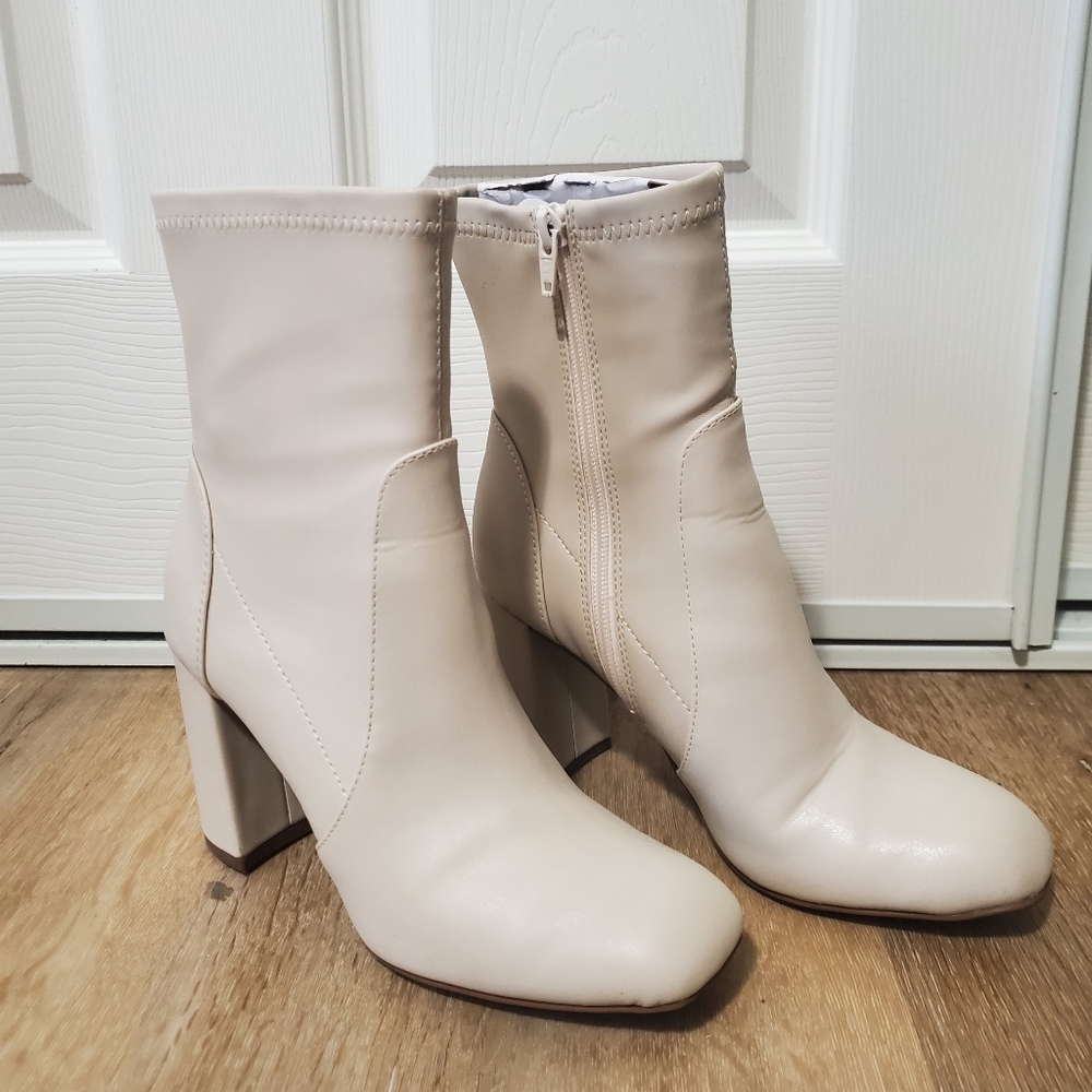 Target New Day Penelope ankle boots booties off white size 6.5